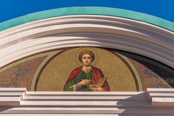 Уникальные мозаики XIX века в убранстве фасадов